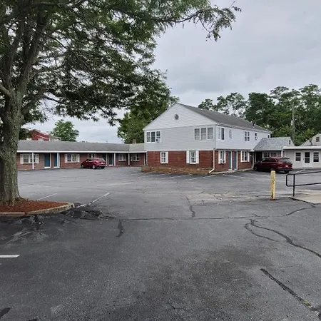 Town & Country Inn